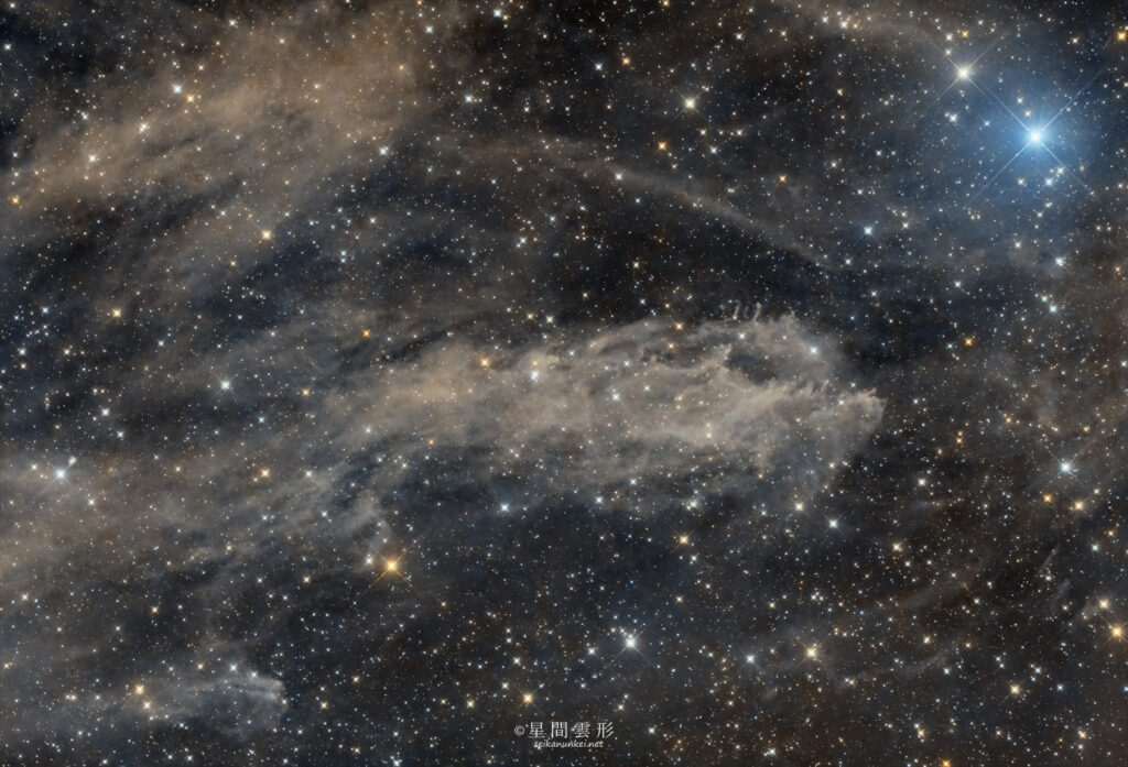 LBN629 – 2023年3月～4月 , e130d x2, Skywatcher EQ6R, ZWO ASI294MM Pro& Astrodon LRGB Filter L: 5minx122, ZWO ASI294MC Pro 5minx124,（総露出20時間30分） , 天文ガイド2023年8月号 入選